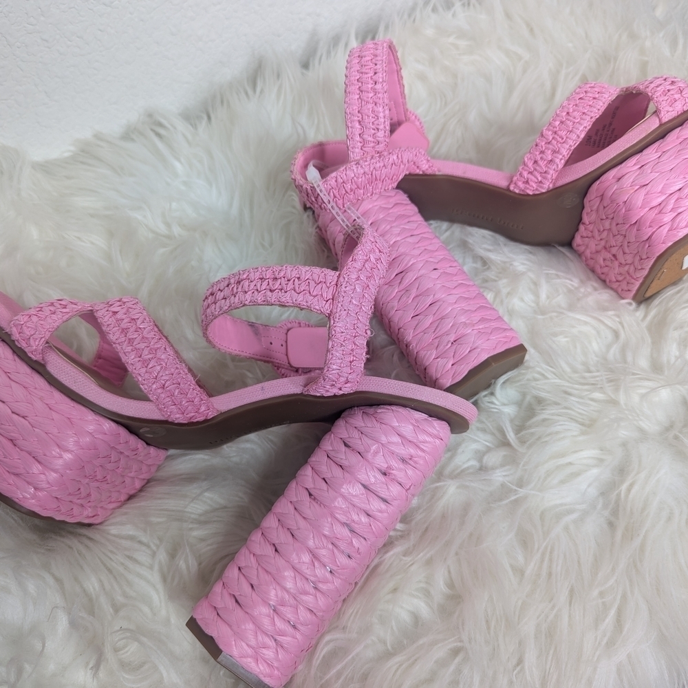 Gianni Bini Stylish Pink Platform Sandals - Picture 12 of 14